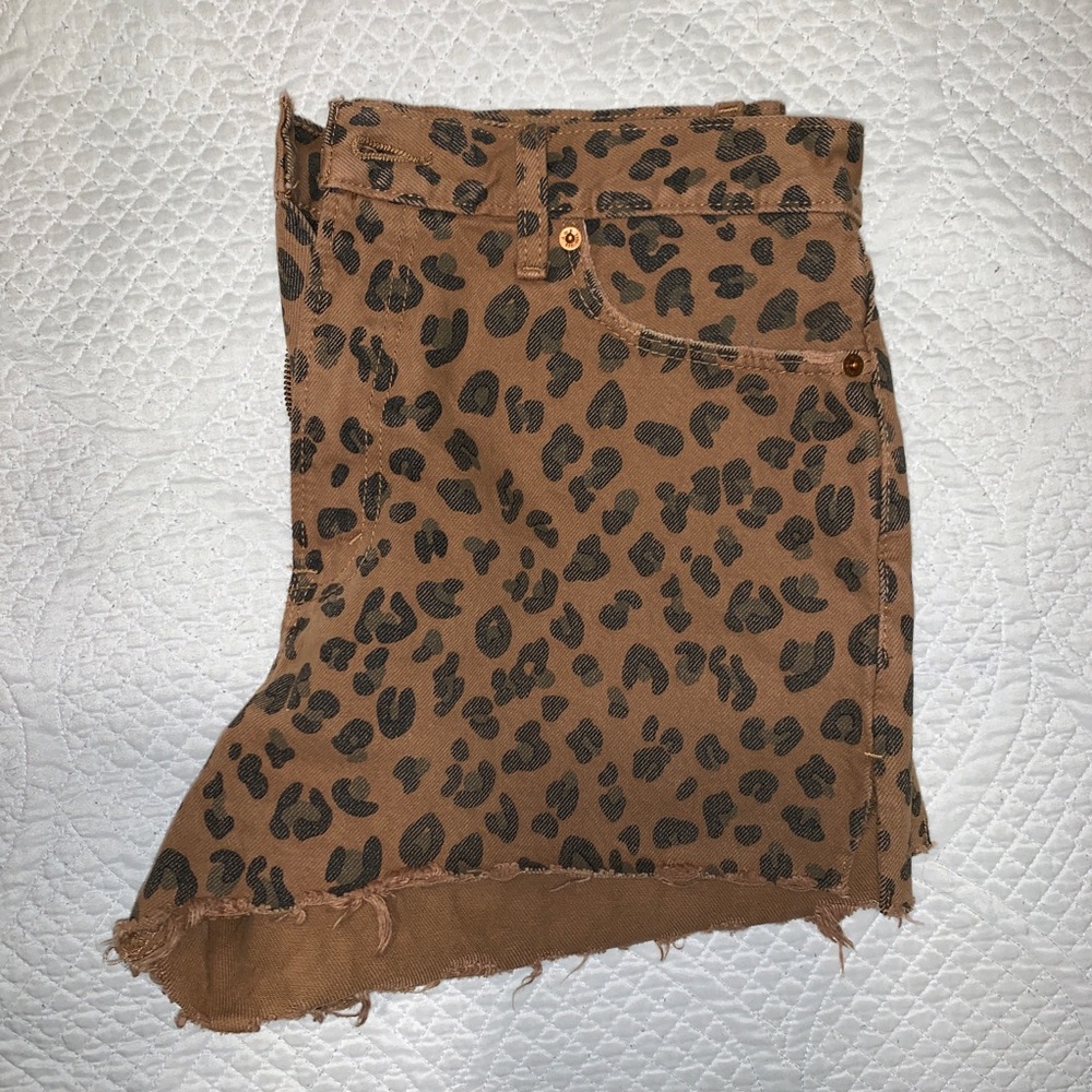 A&F High waisted leopard print shorts